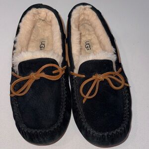 UGG slippers, size 9
